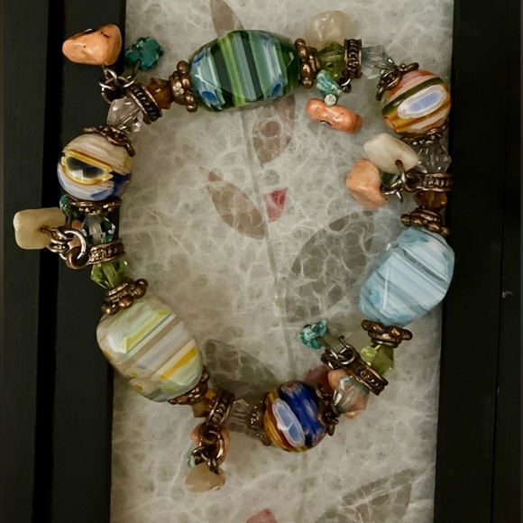 Lot of 4 Fashion Bracelets Costume Jewelry - Picture 3 of 6